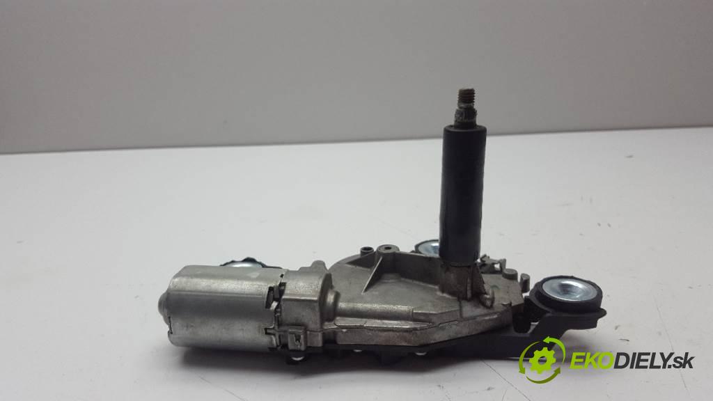 VOLVO V50 I 2005  I 1997 motorek stěračů zadní část 3M51R17K441AD 3PIN