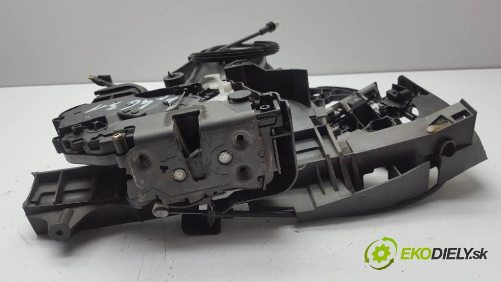 VOLVO V50 I 2005  I 1997 zámok přední část pravý 30699110 6PIN BLACK STONE