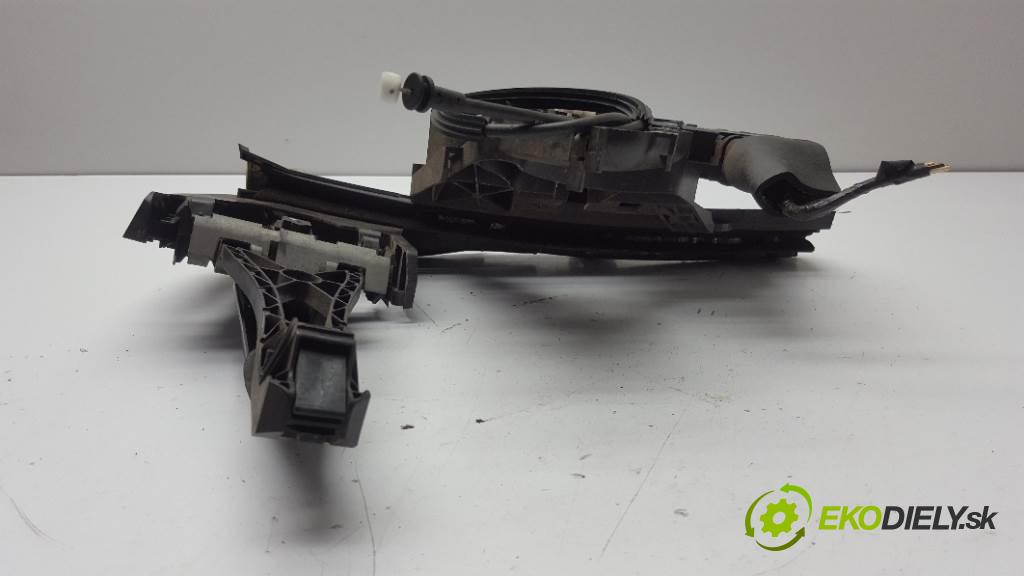 VOLVO V50 I 2005  I 1997 zámok přední část pravý 30699110 6PIN BLACK STONE
