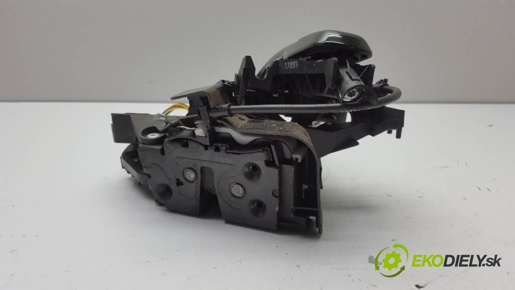 VOLVO V50 I 2005  I 1997 zámok zadní část levý 30699111 8PIN BLACK STON