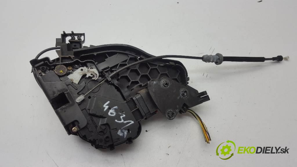 VOLVO V50 I 2005  I 1997 zámok zadní část levý 30699111 8PIN BLACK STON