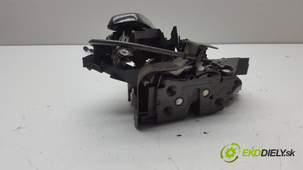 VOLVO V50 I 2005  I 1997 zámok zadní část pravý 30699112 10 PIN BLACK STONE