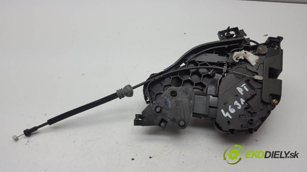 VOLVO V50 I 2005  I 1997 zámok zadní část pravý 30699112 10 PIN BLACK STONE