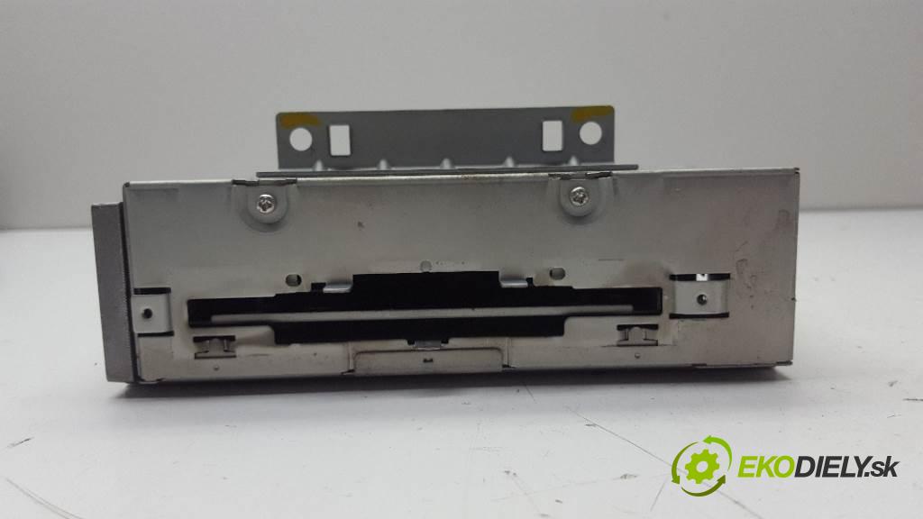 VOLVO V50 I 2005  I 1997 Menič CD 30752569 (CD meniče)