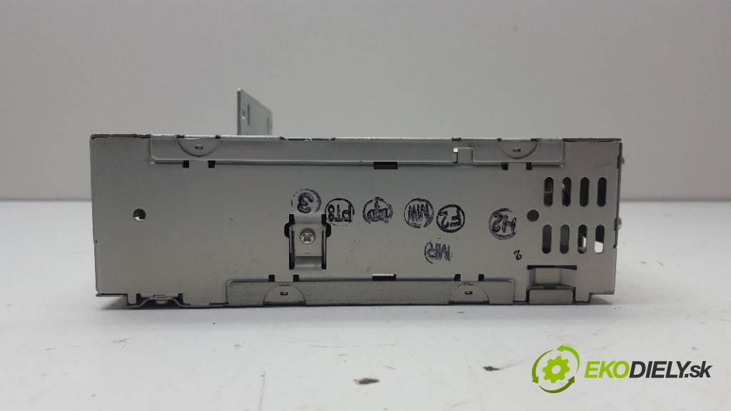 VOLVO V50 I 2005  I 1997 Menič CD 30752569 (CD meniče)