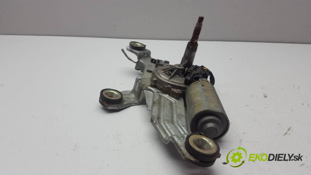 FORD MONDEO MK3        motorek stěračů zadní část 0390201567 3PIN