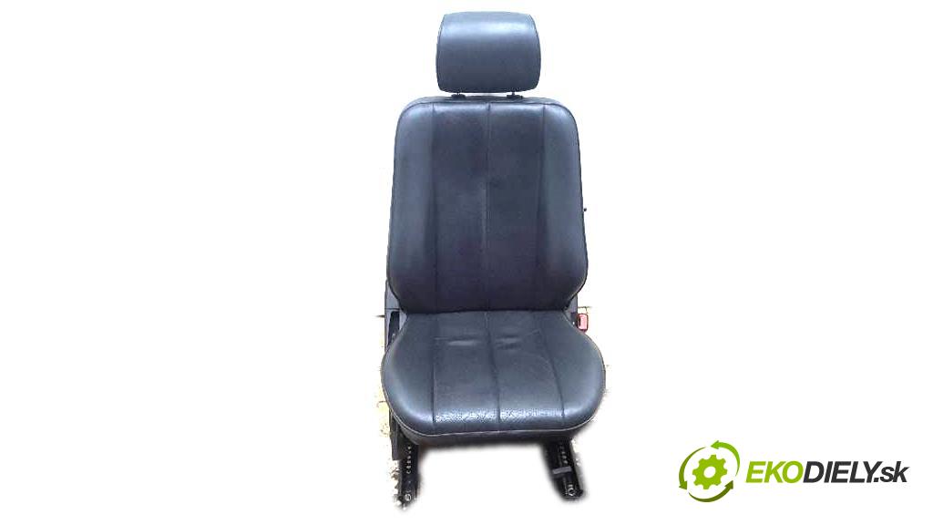 MERCEDES-BENZ W210 E290 2002 0 kW E290 2.9 sedadlo pravý  (Sedačky, sedadla)