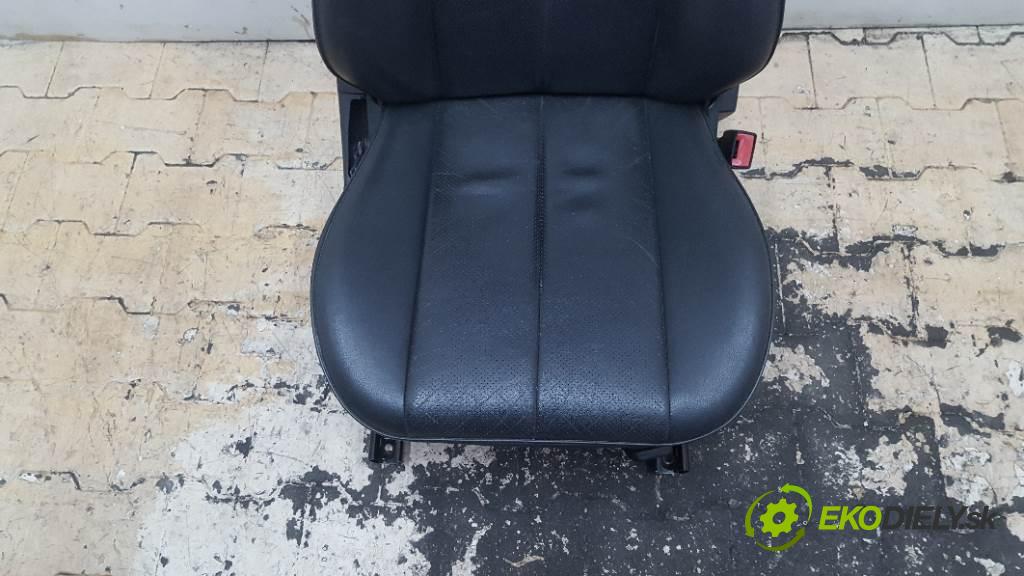 MERCEDES-BENZ W210 E290 2002 0 kW E290 2.9 Sedadlo pravy  (Sedačky, sedadlá)