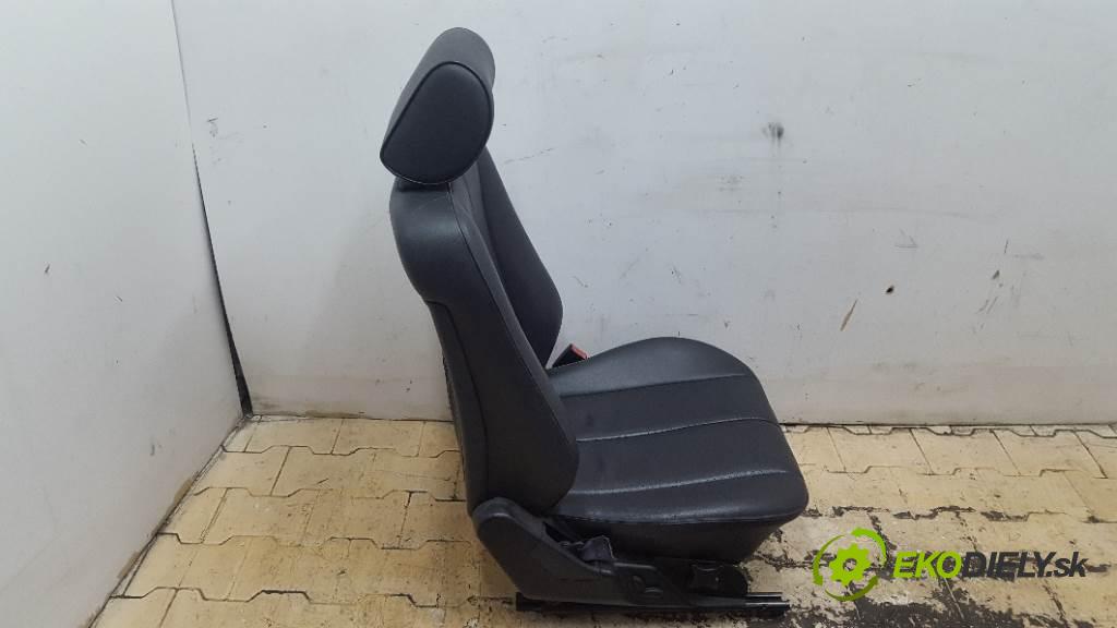 MERCEDES-BENZ W210 E290 2002 0 kW E290 2.9 Sedadlo pravy  (Sedačky, sedadlá)