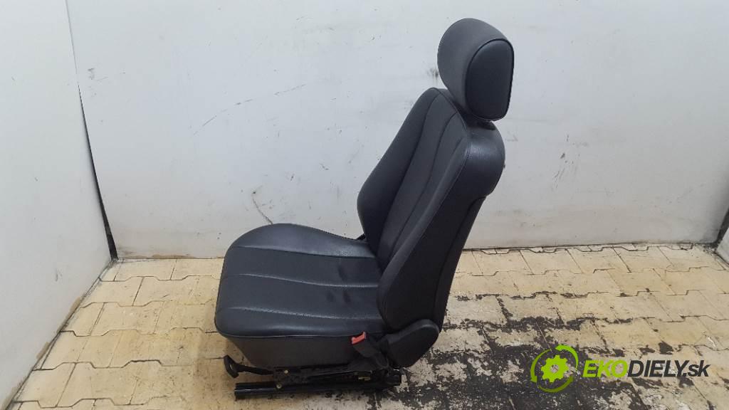 MERCEDES-BENZ W210 E290 2002 0 kW E290 2.9 Sedadlo pravy  (Sedačky, sedadlá)