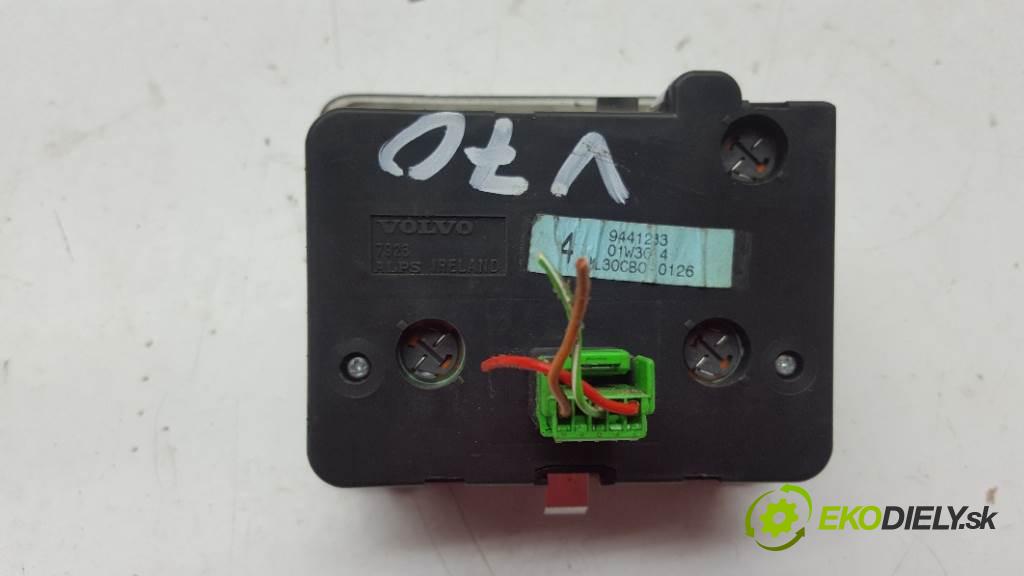 VOLVO V 70  2000 103kW    2461 přepínač světel 9441233 (Ovládaní topení a přepínače)