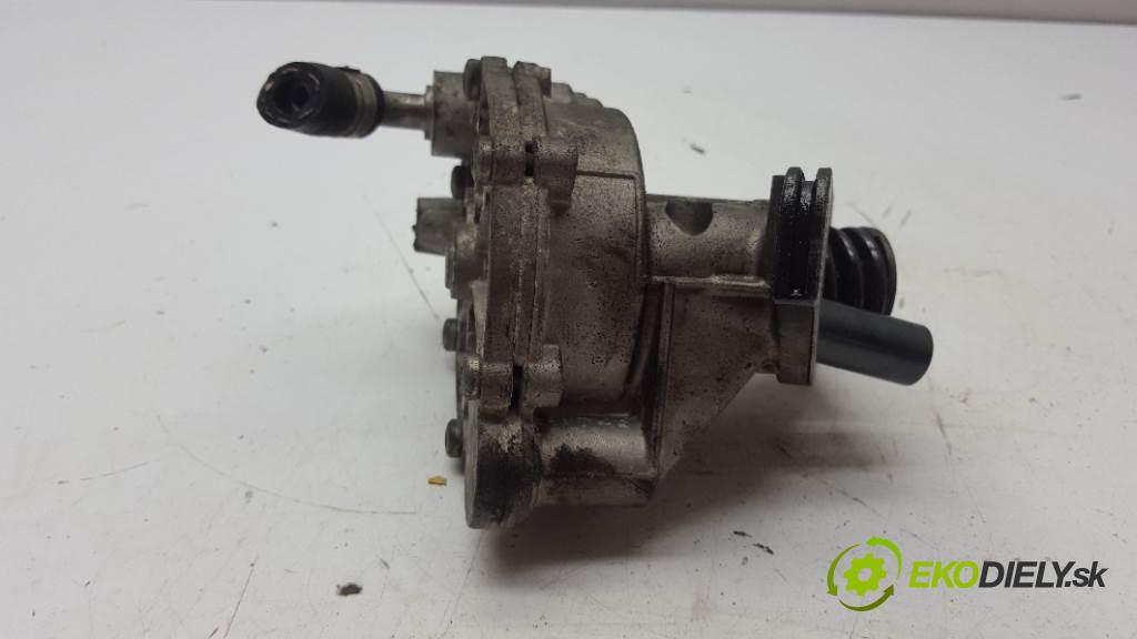 VOLVO V 70  2000 103kW    2461 pumpa vakuová 07414500E