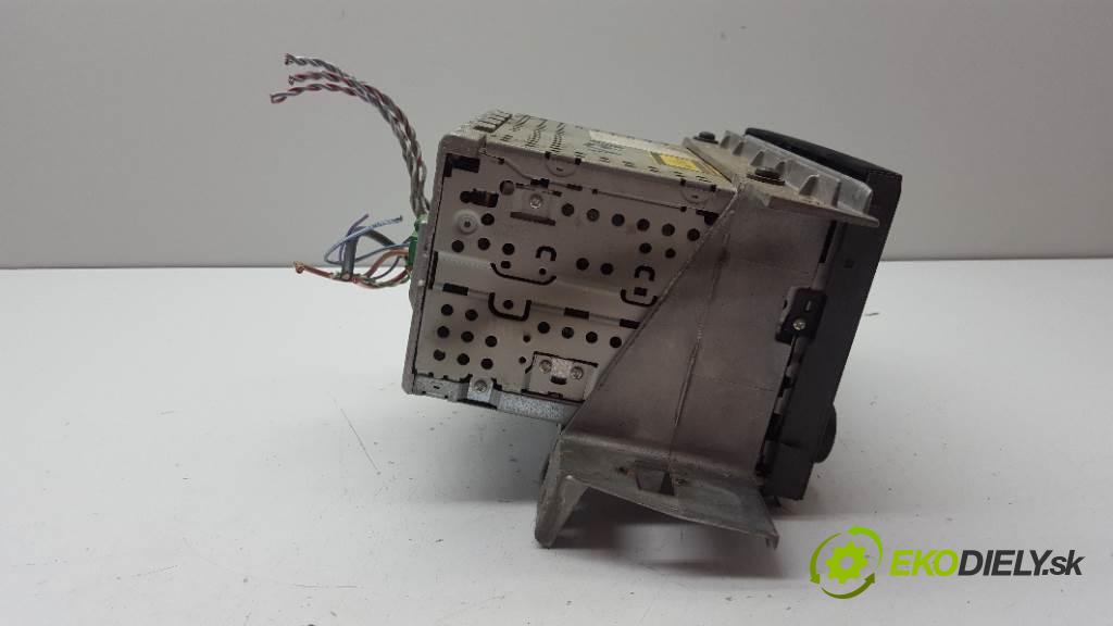 VOLVO V 70  2000 103kW    2461 RADIO 945857-1 (Audio zariadenia)