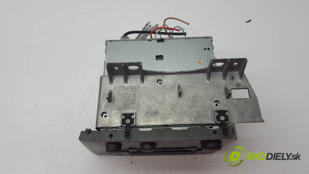 VOLVO V 70  2000 103kW    2461 RADIO 945857-1 (Audio zariadenia)