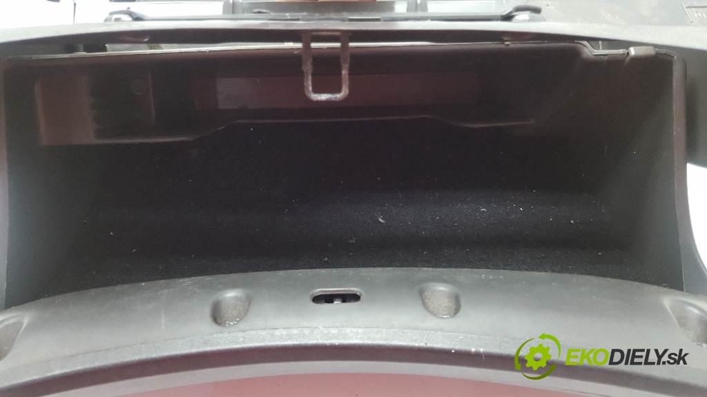 VOLVO V 70  2000 103kW    2461 Priehradka, kastlík spolujazdca 8650374 (Priehradky, kastlíky)