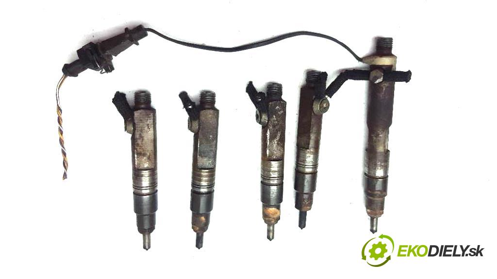 VOLVO V 70  2000 103kW    2461 vstřikovací ventily 0432193614 074130203 /  0741302010B