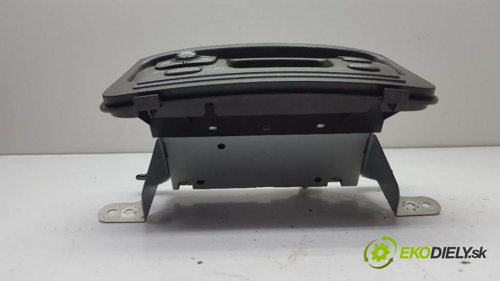 TOYOTA YARIS VERSO 2004 55kw VERSO 1364 Dislpej 8611052121 (Prístrojové dosky, displeje)