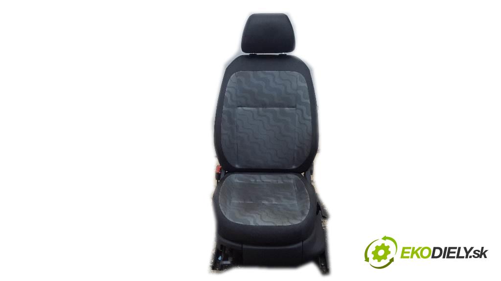 SKODA ROOMSTER  2008 77kW    1598 Sedadlo ľavy  (Sedačky, sedadlá)
