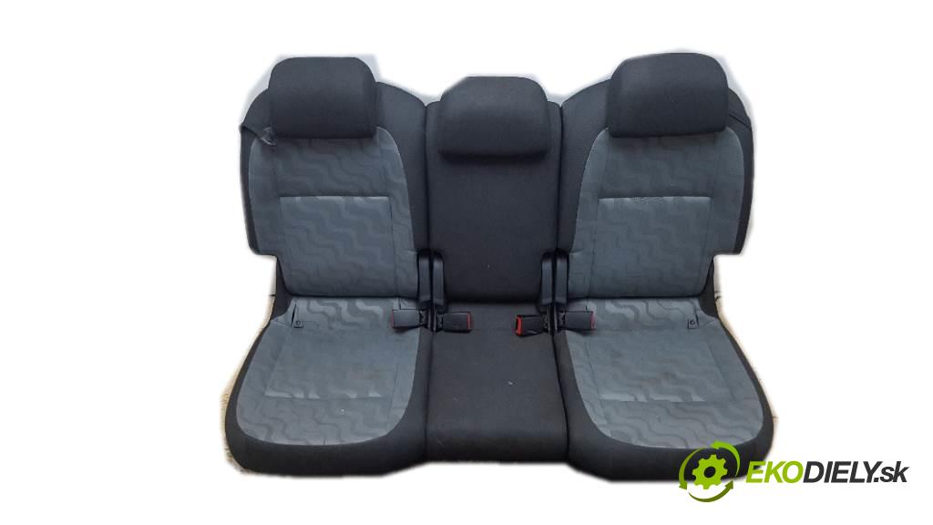 SKODA ROOMSTER  2008 77kW   1598 Sedadlo zad  (Sedačky, sedadlá)