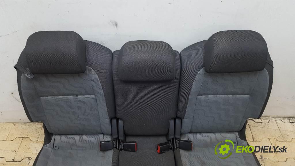SKODA ROOMSTER  2008 77kW   1598 Sedadlo zad  (Sedačky, sedadlá)