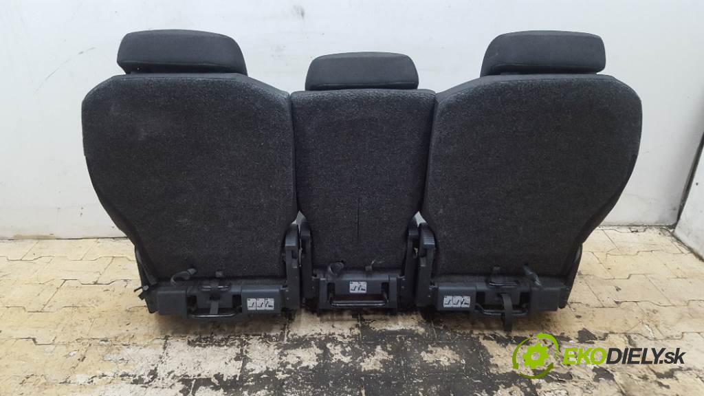 SKODA ROOMSTER  2008 77kW   1598 Sedadlo zad  (Sedačky, sedadlá)