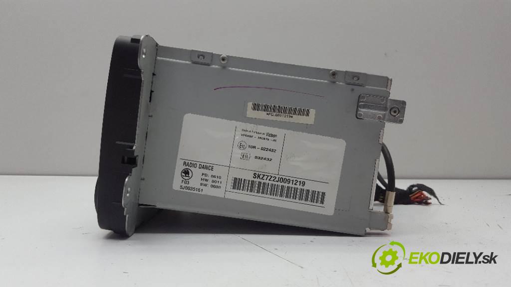 SKODA ROOMSTER  2010 63kW    1390 RADIO 5J0035161 (Audio zariadenia)