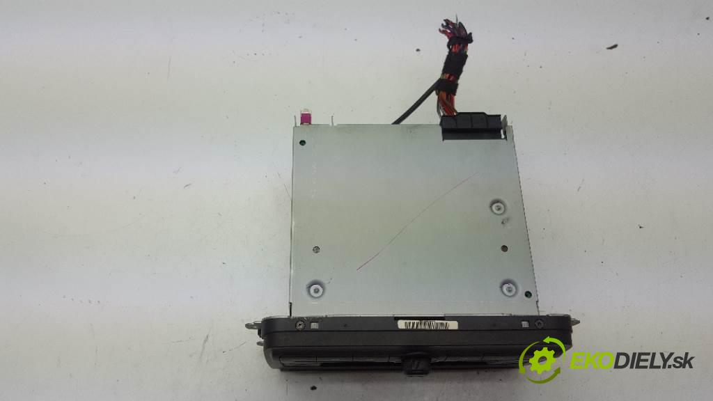 SKODA ROOMSTER  2010 63kW    1390 RADIO 5J0035161 (Audio zariadenia)