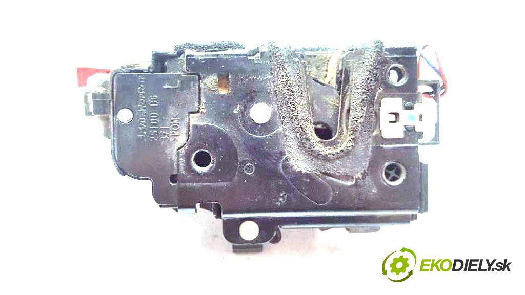 SKODA ROOMSTER  2010 63kW   1390 zámok zadní část levý 5J7839015