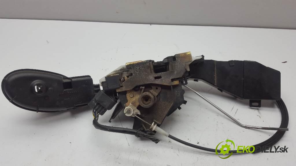 FORD FOCUS MK1  2002 66kW    1753 zámok přední část levý 2S4AA21813DB