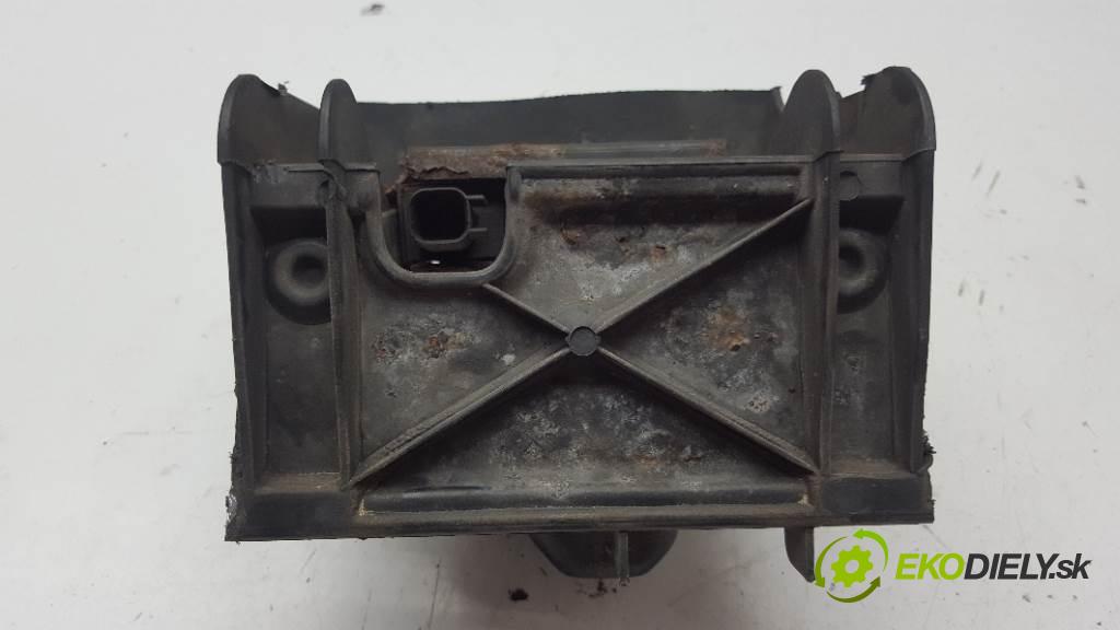 FORD FOCUS MK1  2002 66kW    1753 zámok kapoty 2M518B041CF