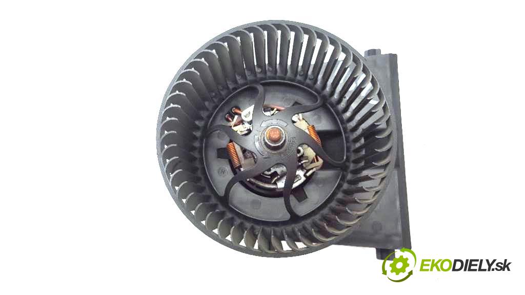 VOLKSWAGEN BORA  2001 77kW    1598 Ventilátor ventilátor kúrenia 1J1819021B (Ventilátory kúrenia)