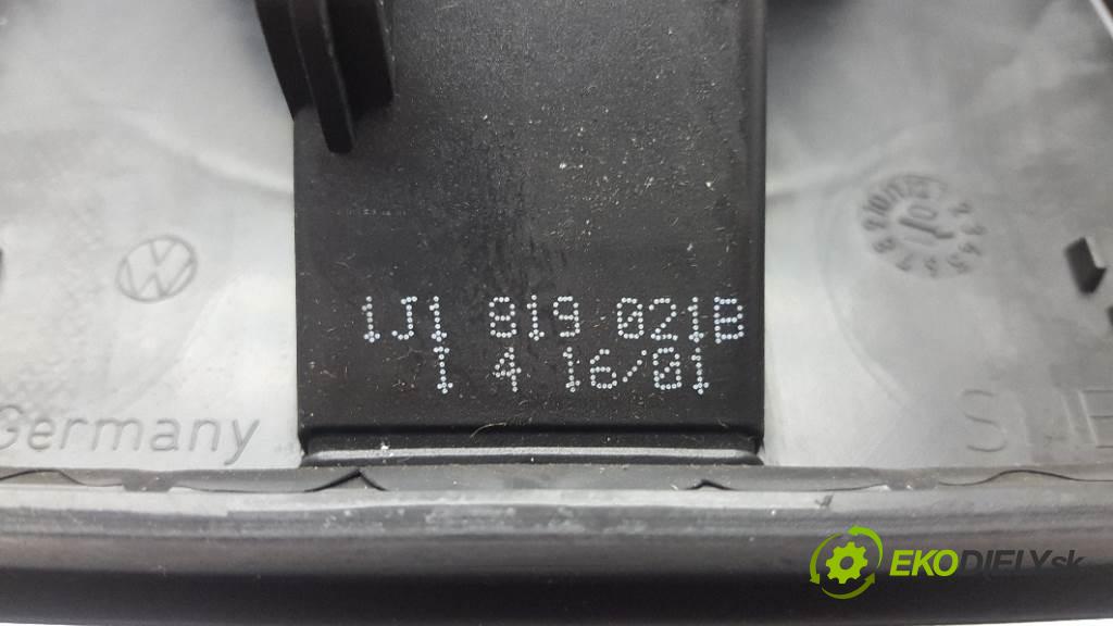 VOLKSWAGEN BORA  2001 77kW    1598 Ventilátor ventilátor kúrenia 1J1819021B (Ventilátory kúrenia)