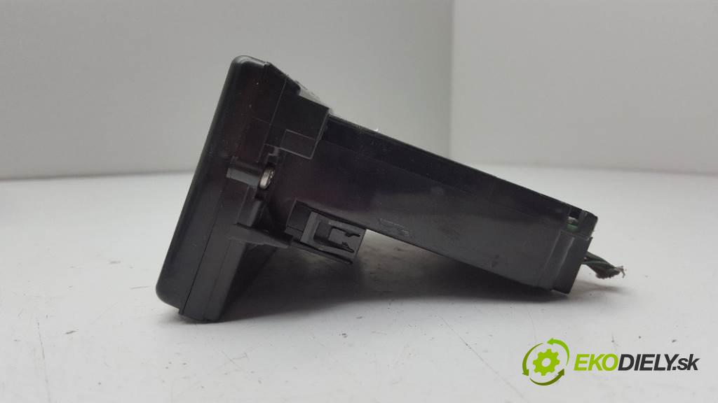 VOLVO V 50  2005 100kW    1997 RADIO 30752578 / 30679647 (Audio zariadenia)