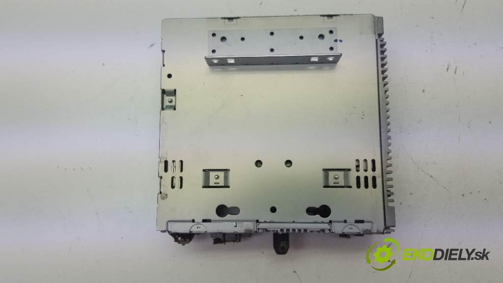 VOLVO V 50  2005 100kW    1997 RADIO 30752578 / 30679647 (Audio zariadenia)