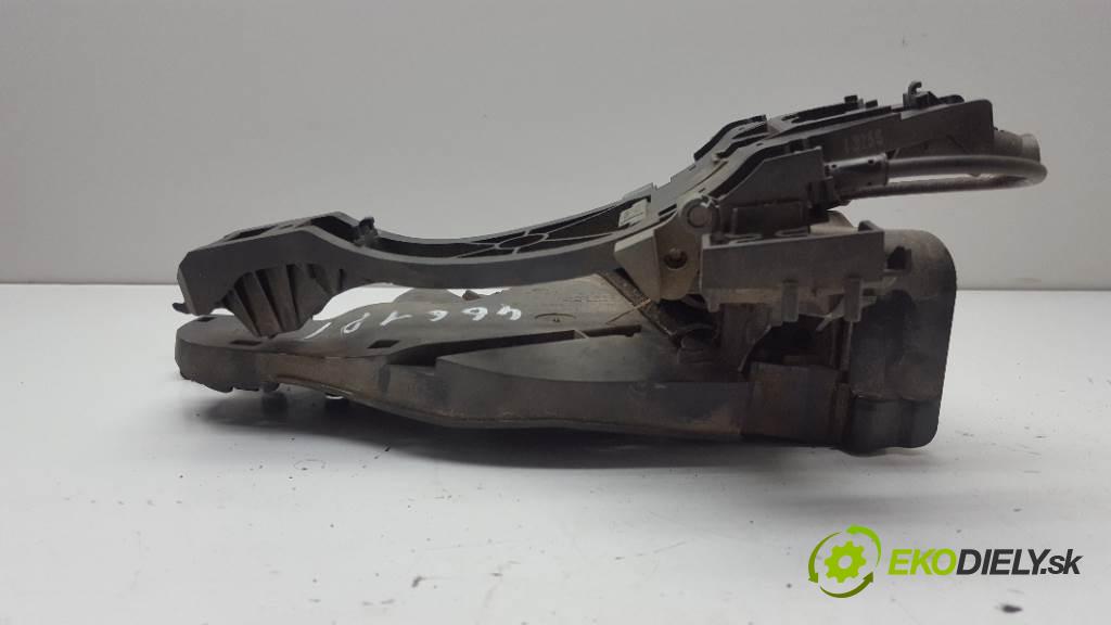 VOLVO V 50  2005 100kW    1997 zámok zadní část pravý 30699112 8PIN