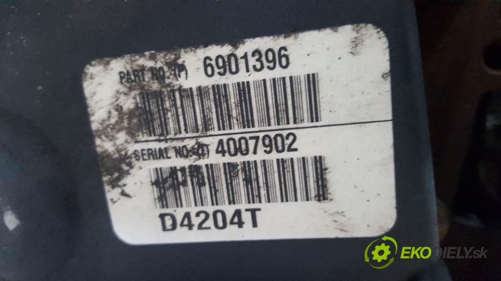 VOLVO V 50  2005 100kW    1997 Motor D4204T (Motory (kompletné))