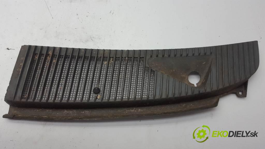 OPEL KADETT  1997    1598 Torpédo, plast pod čelné okno 9018686842 90186841 (Torpéda)
