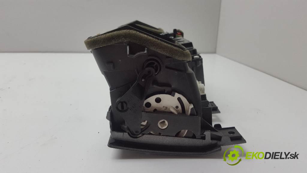 OPEL VECTRA C  1994 74kW    1598 RADIO 13138246 / 13154972 (Audio zariadenia) (kód nemáme)