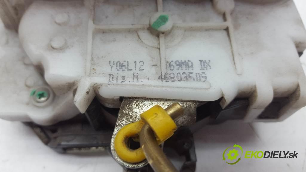 FIAT PANDA II II 2007 44kW II 1242 zámok přední část pravý 46803509