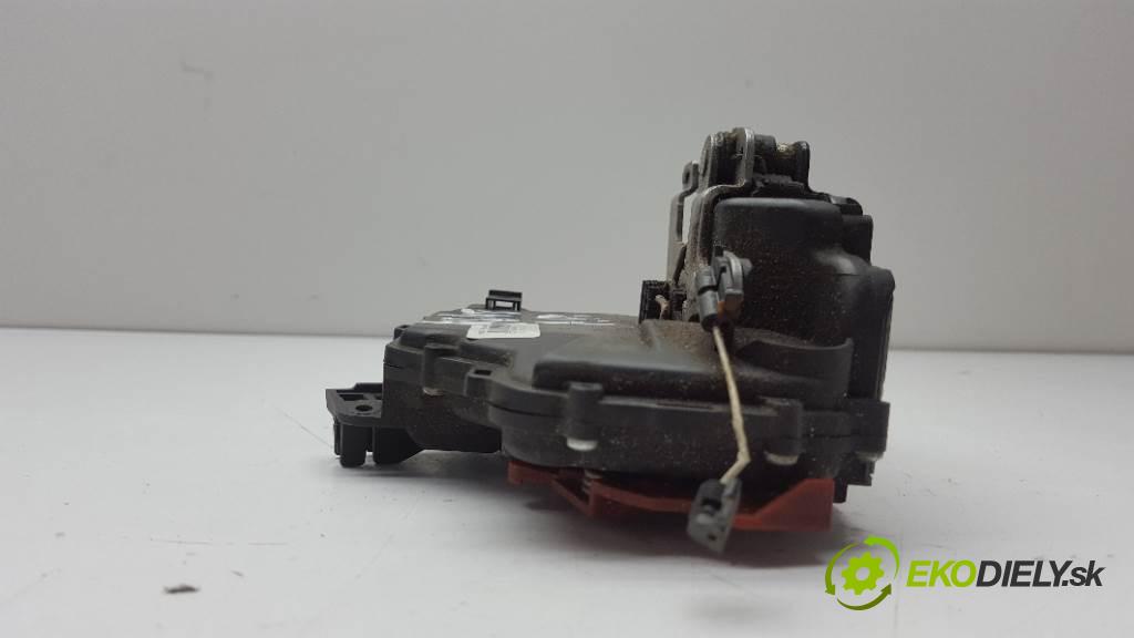 SKODA ROOMSTER  2008 77kW    1598 zámok přední část pravý 3B1837016 6PIN