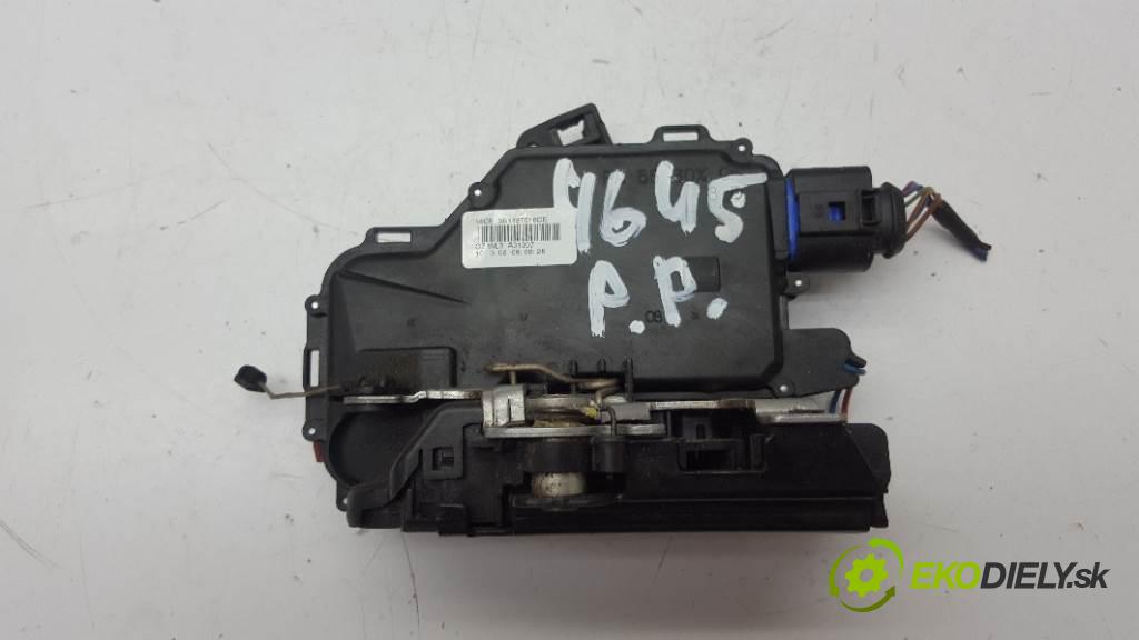SKODA ROOMSTER  2008 77kW    1598 zámok přední část pravý 3B1837016 6PIN