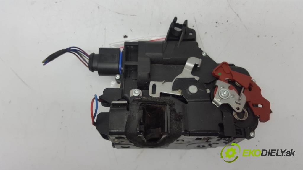 SKODA ROOMSTER  2008 77kW    1598 zámok přední část pravý 3B1837016 6PIN