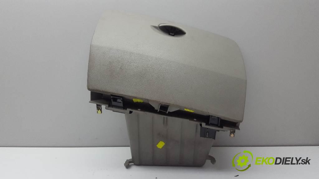 RENAULT MODUS   2005 48kW   1461 Priehradka, kastlík spolujazdca 8200461376 (Priehradky, kastlíky)