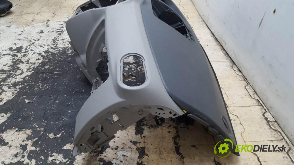 RENAULT MODUS   2005 48kW   1461 Palubná doska  (Palubné dosky)