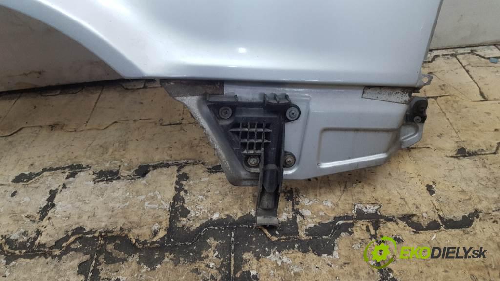 AUDI 80 B4  1993 66kW   1984 blatník přední část pravý LY7T