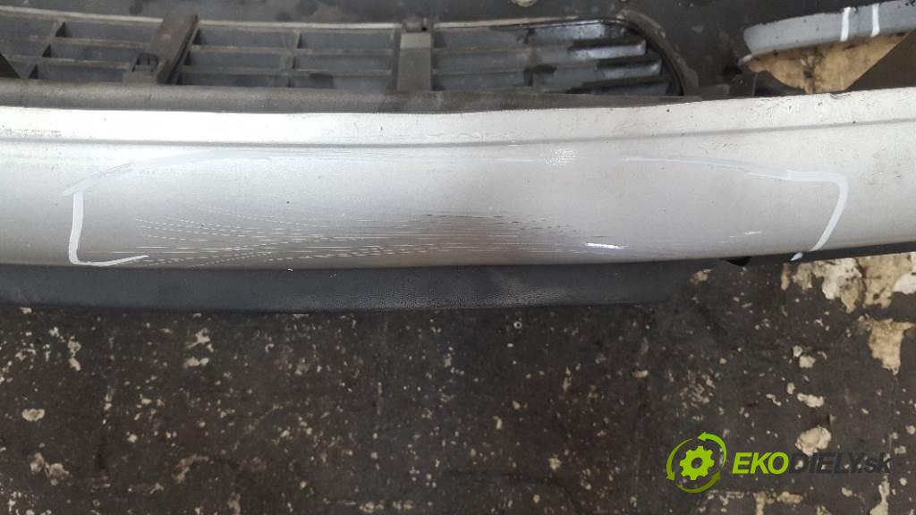 AUDI 80 B4  1993 66kW    1984 nárazník přední část LY7T