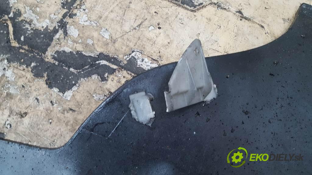 AUDI 80 B4  1993 66kW    1984 nárazník přední část LY7T