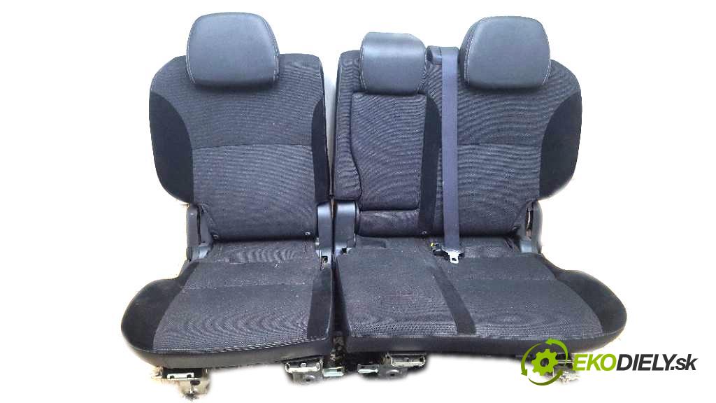 MITSUBISHI OUTLANDER II LIFT 2010 103kW II LIFT 1968 Sedadlo zad  (Sedačky, sedadlá)