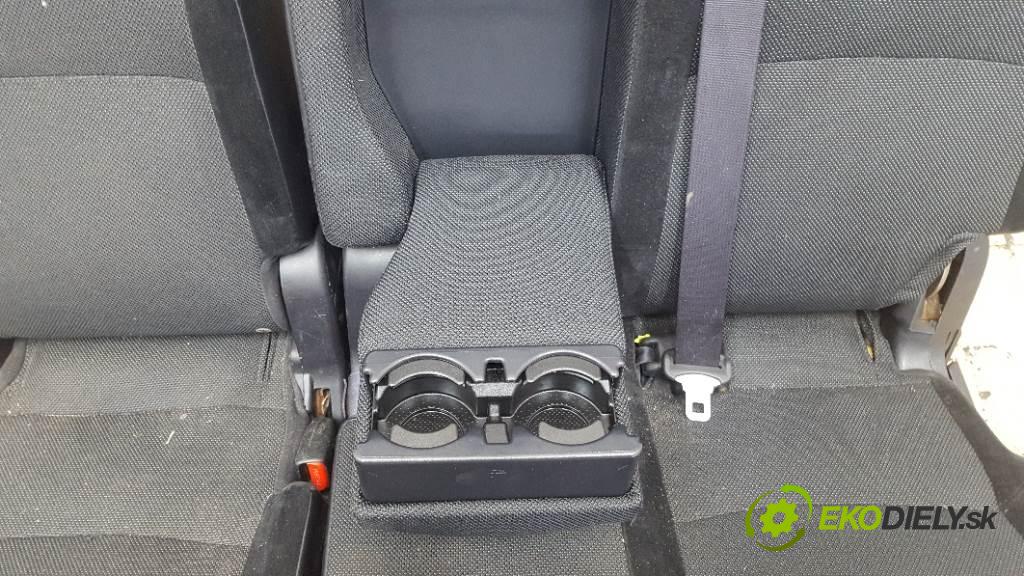 MITSUBISHI OUTLANDER II LIFT 2010 103kW II LIFT 1968 Sedadlo zad  (Sedačky, sedadlá)