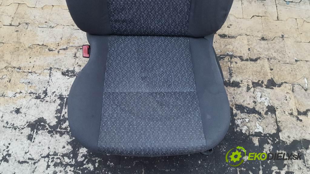 RENAULT MODUS   2005 48kW   1461 Sedadlo ľavy  (Sedačky, sedadlá)